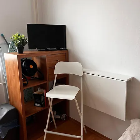 Petite Urban Oasis Apartman *