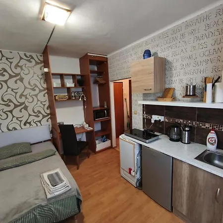 Petite Urban Oasis Apartamento Bratislava