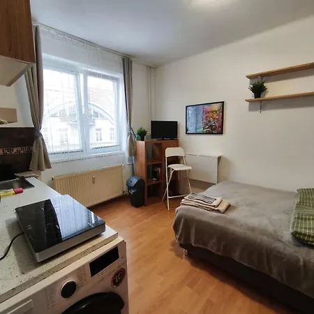 Petite Urban Oasis Apartmán Bratislava