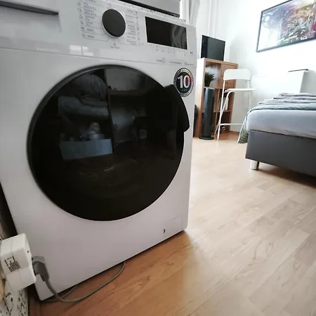 Petite Urban Oasis *