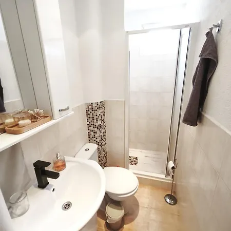 Petite Urban Oasis Apartment Pressburg