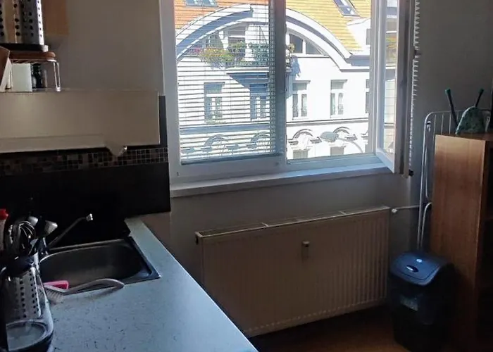 Petite Urban Oasis شقة