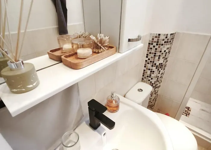 Petite Urban Oasis Апартаменты Братислава