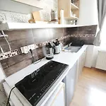 Lejlighed Petite Urban Oasis